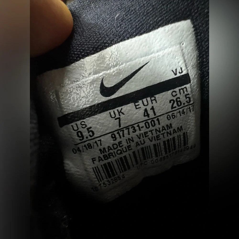 NIKE Womens Zoom‎ Shift Basketball Shoe 917731-001 Black Chrome Grey Size 9.5